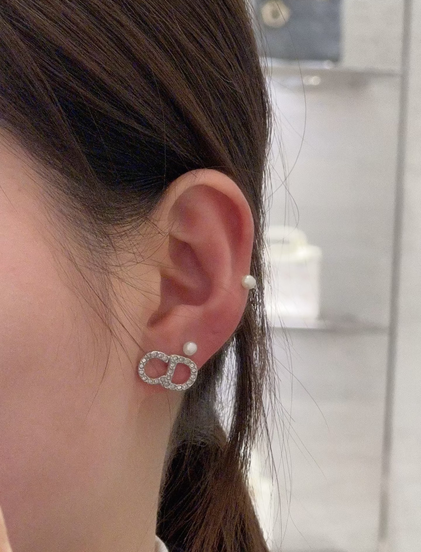 Dior DIOR耳钉 款火爆上新