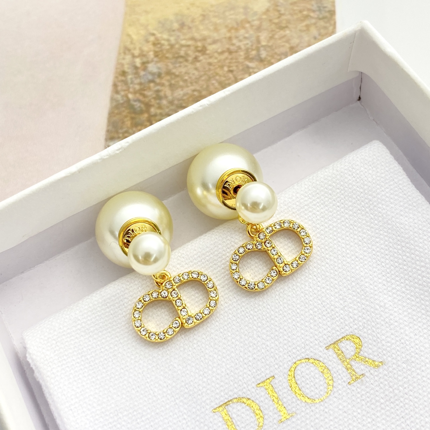 Dior DIOR耳钉 款火爆上新