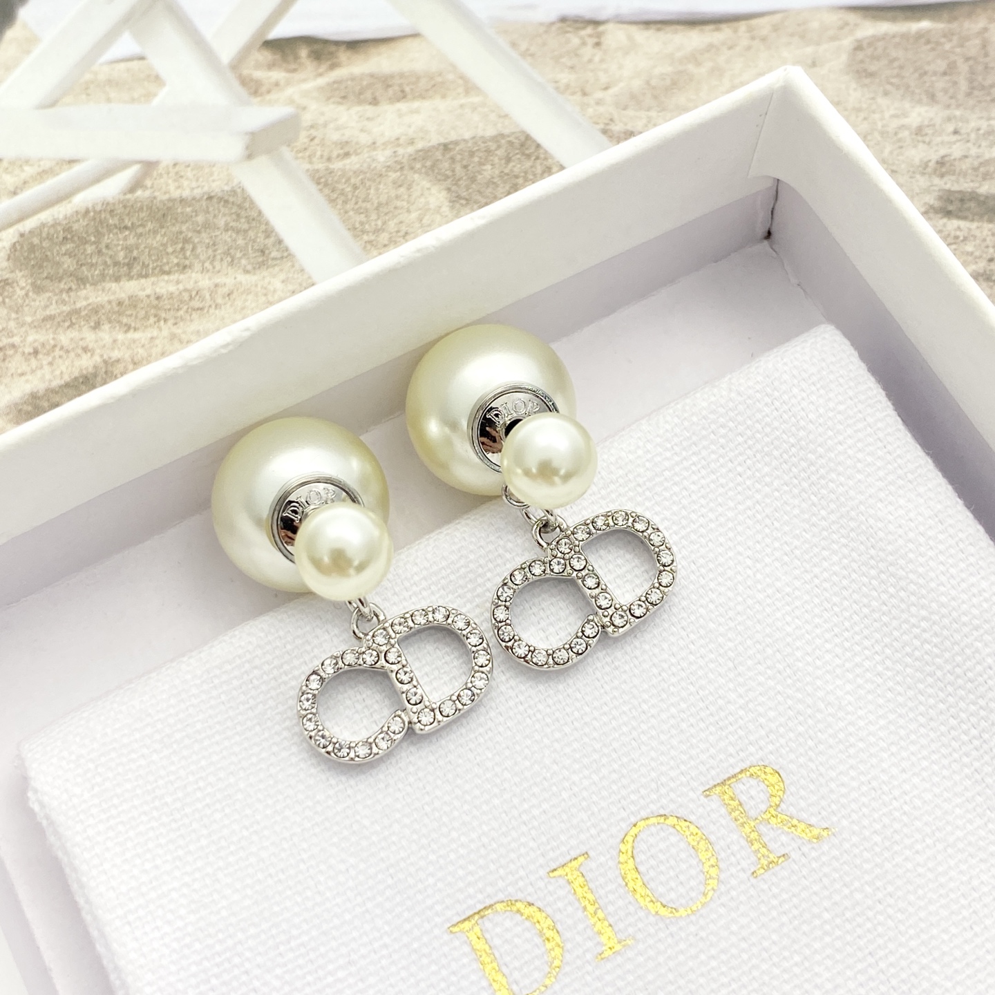 Dior DIOR耳钉 款火爆上新
