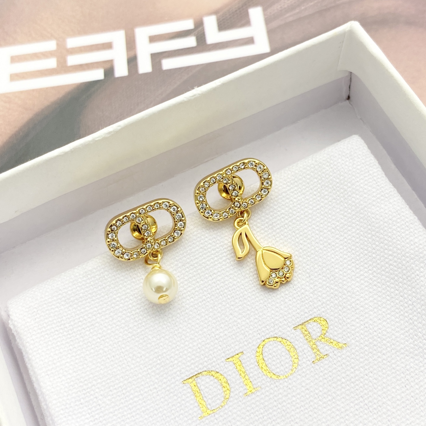 Dior DIOR耳钉 款火爆上新