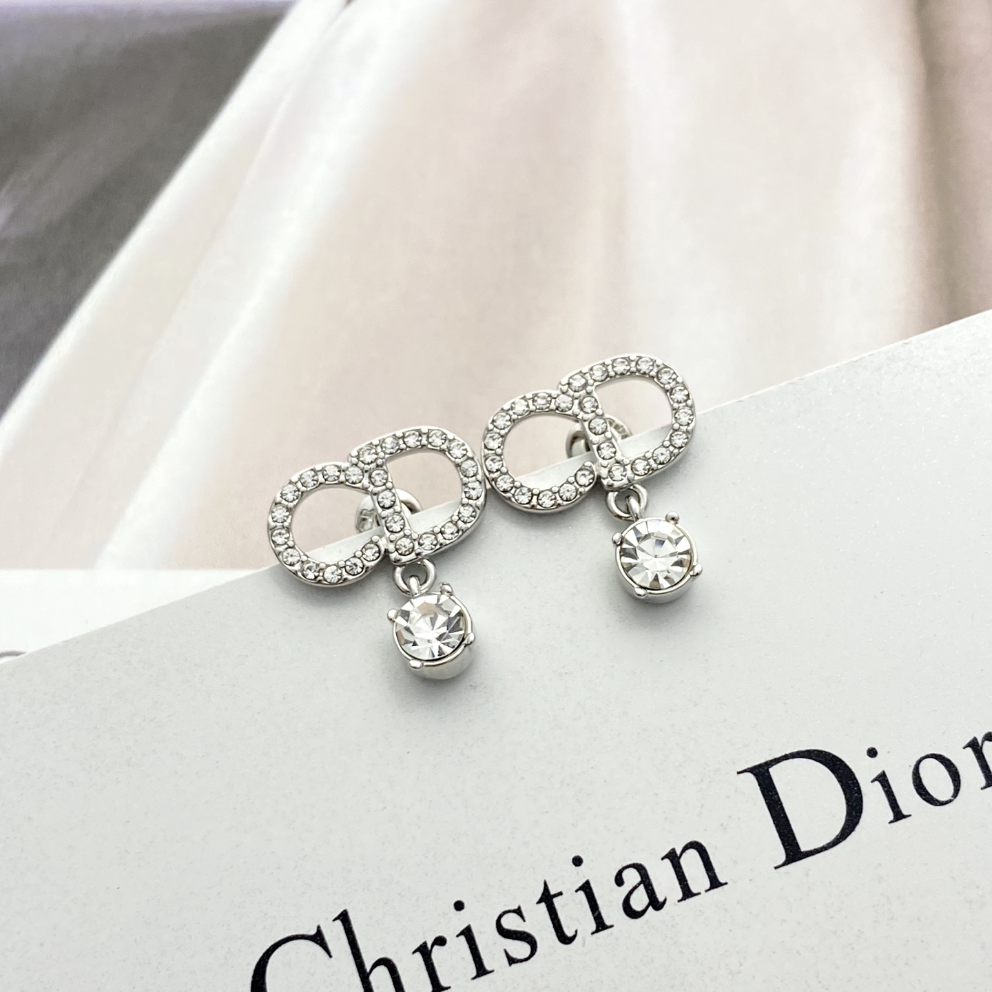 Dior DIOR耳钉 款火爆上新