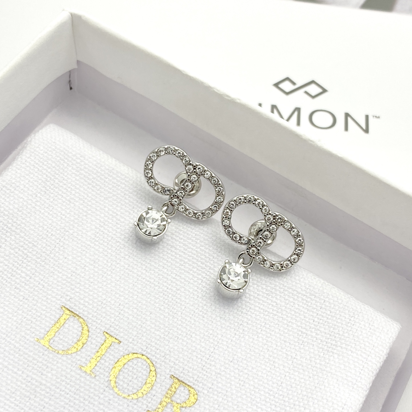 Dior DIOR耳钉 款火爆上新