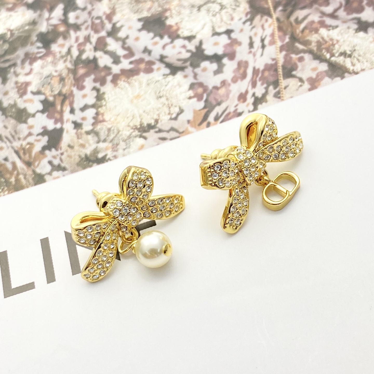 Dior DIOR耳钉 款火爆上新