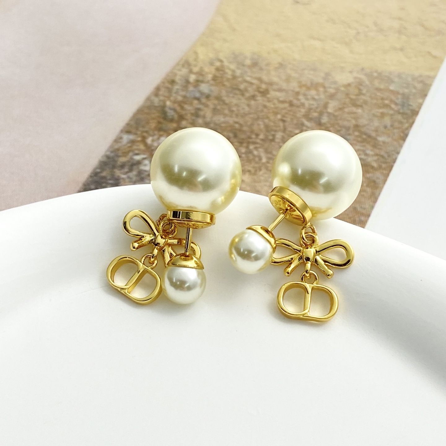 디올 귀걸이 134697 Dior Earrings 썸네일 이미지