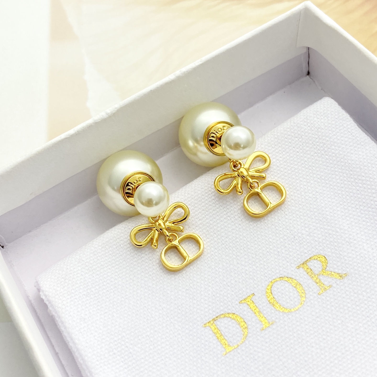 디올 귀걸이 134697 Dior Earrings 썸네일 이미지