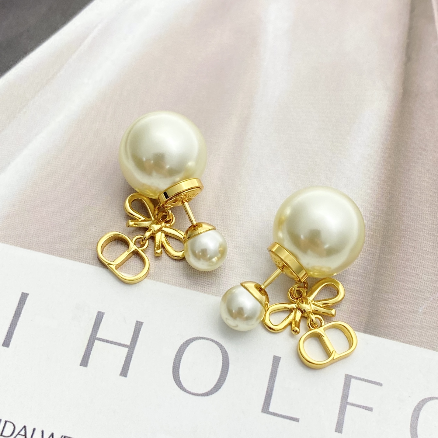 디올 귀걸이 134697 Dior Earrings 썸네일 이미지