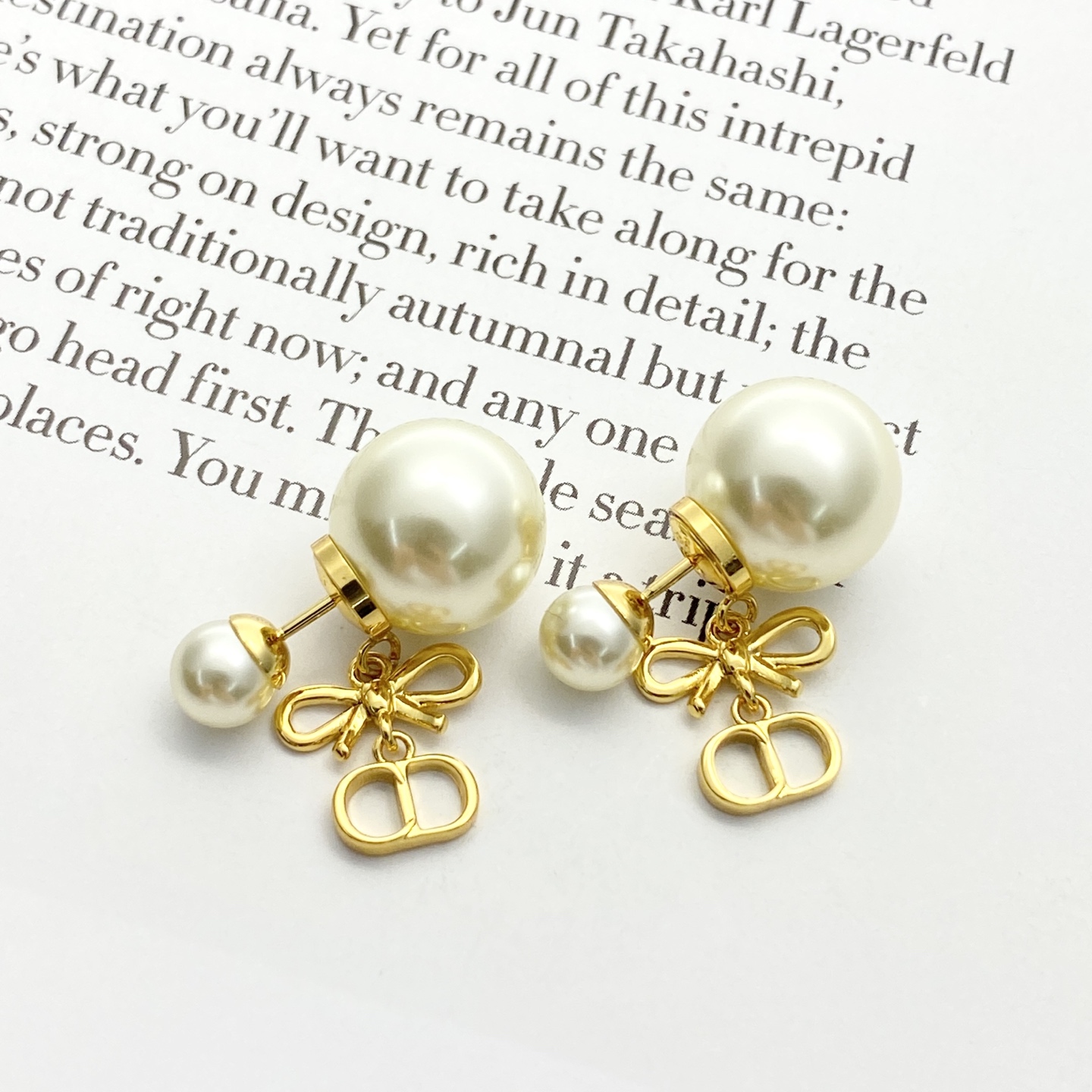 디올 귀걸이 134697 Dior Earrings 썸네일 이미지