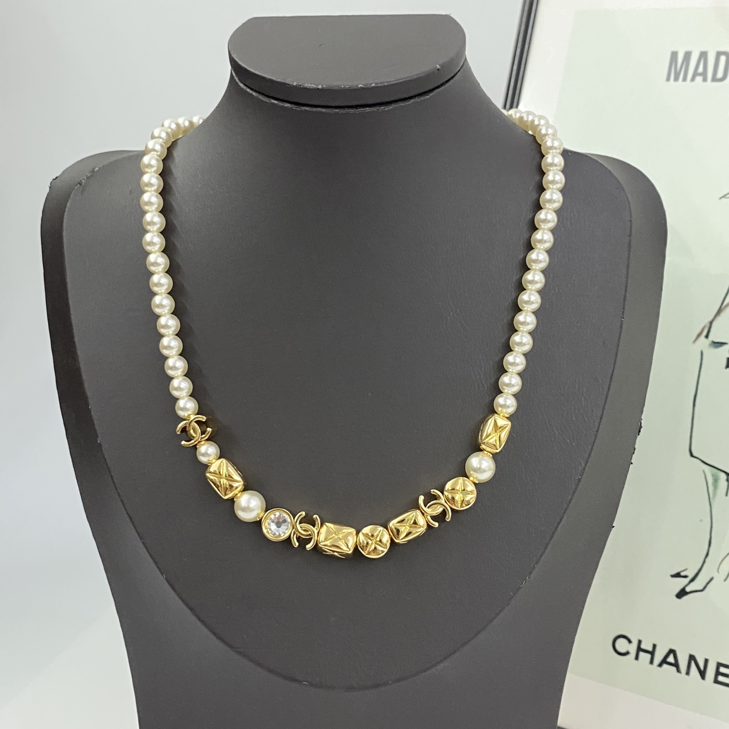 CHAN choker vintage party