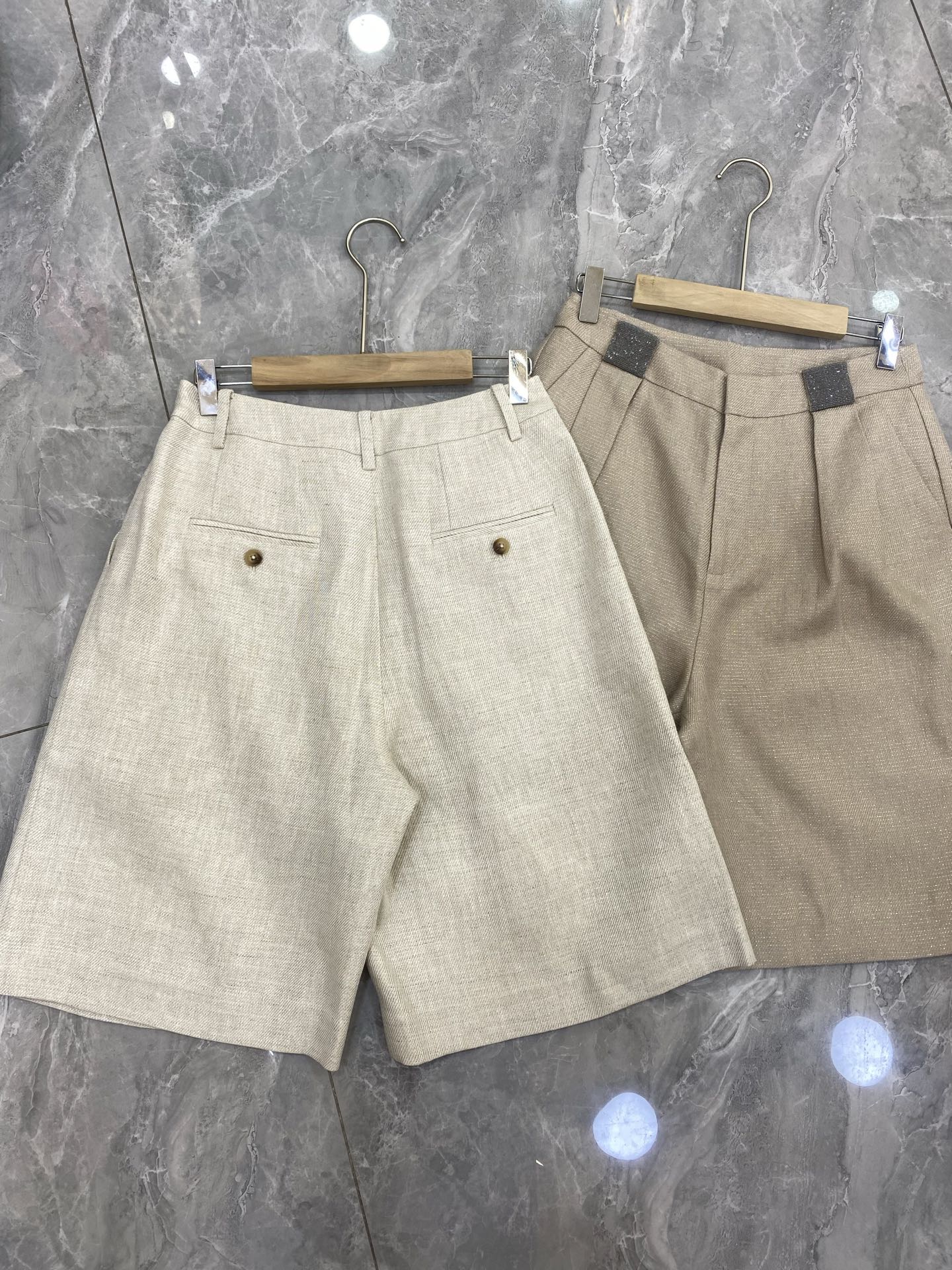 “Tibbc Suit: Original Hard-Ass Female Suit with New Shorts, 94% Linen” - 图片 2
