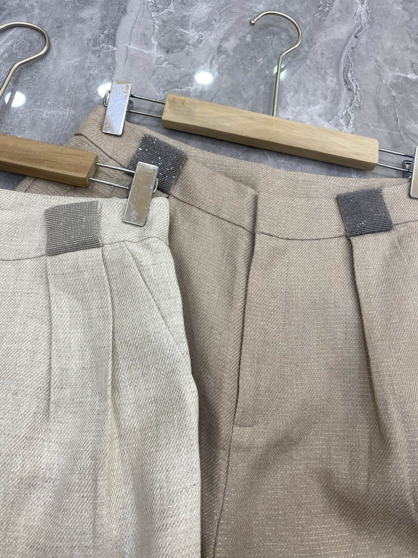 “Tibbc Suit: Original Hard-Ass Female Suit with New Shorts, 94% Linen” - 图片 5
