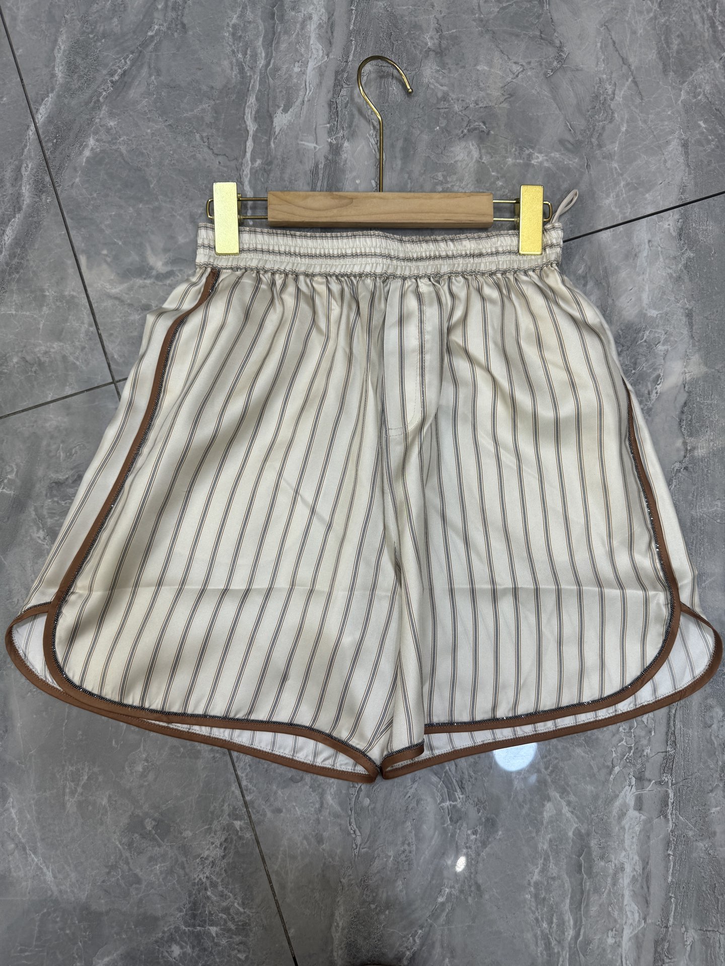 P943 ORIGINAL HARD-CORE WOMEN’S SUIT WITH A PACKAGED BC STRIP SHORTS. 100% TRUE SILK SILK. COLOUR