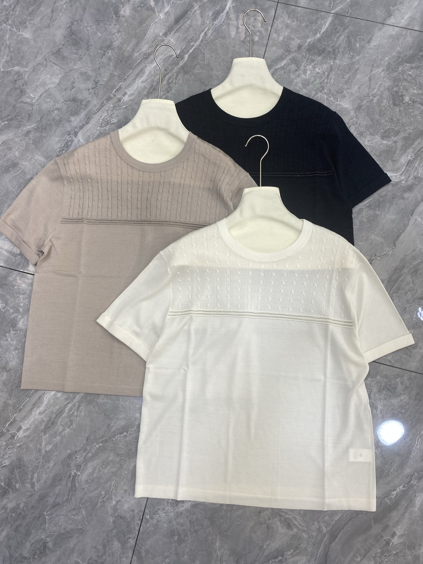 NO:330517,Original single ruthless women's clothing with packaging bc twist spliced ​​round neck top 67 wool 33 mulberry silk white apricot dark gray sml, alexander wang19860909原单狠货女装 配包装bc麻花拼接圆领上衣 67绵羊毛 33桑蚕丝 白色杏色深灰sml,,alexander wang,Women's clothing