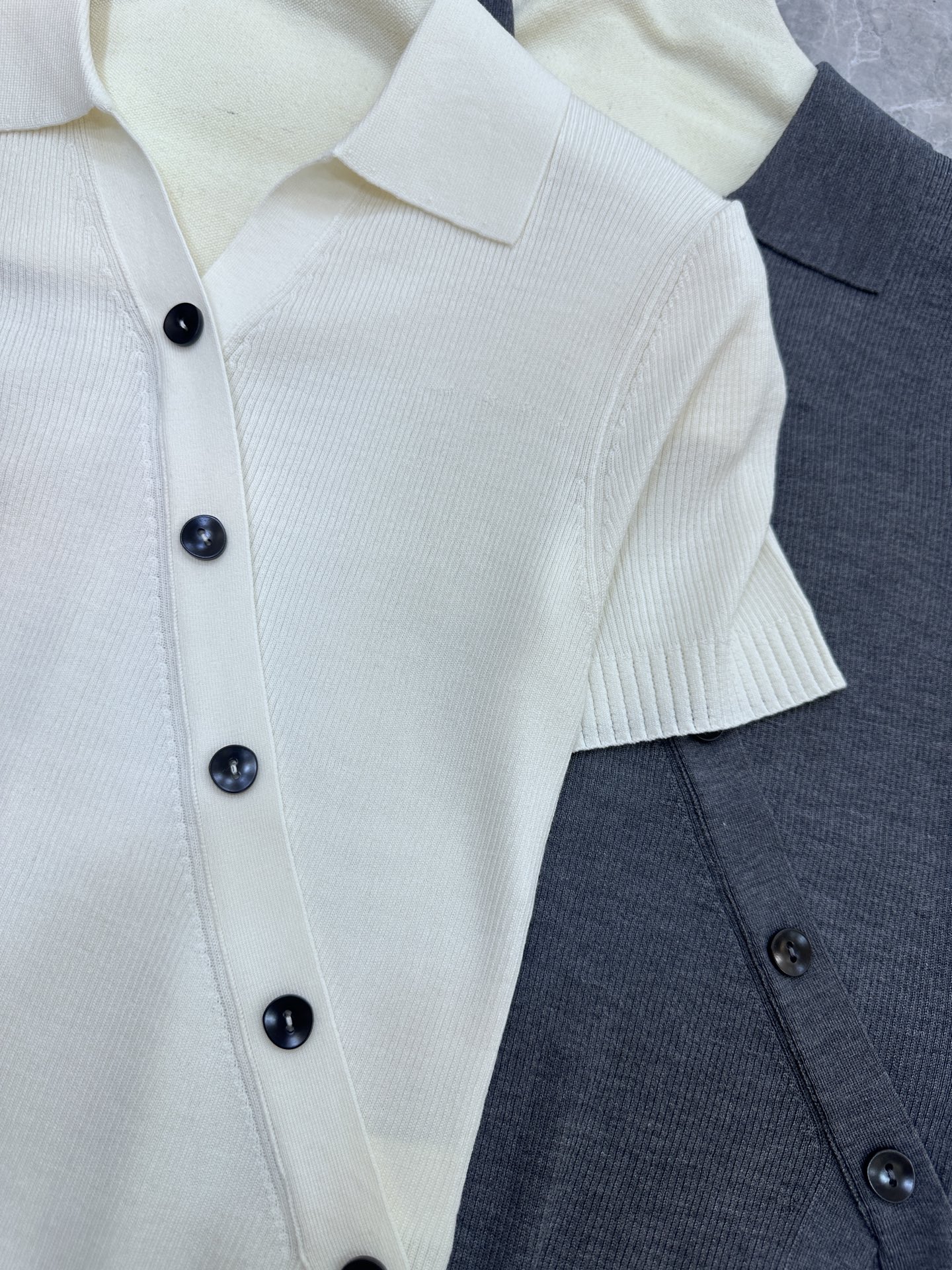 Fashion Review: P805 Hard-Ass Dress in Wool and Silk Blend, White Dark Grey. - 图片 2