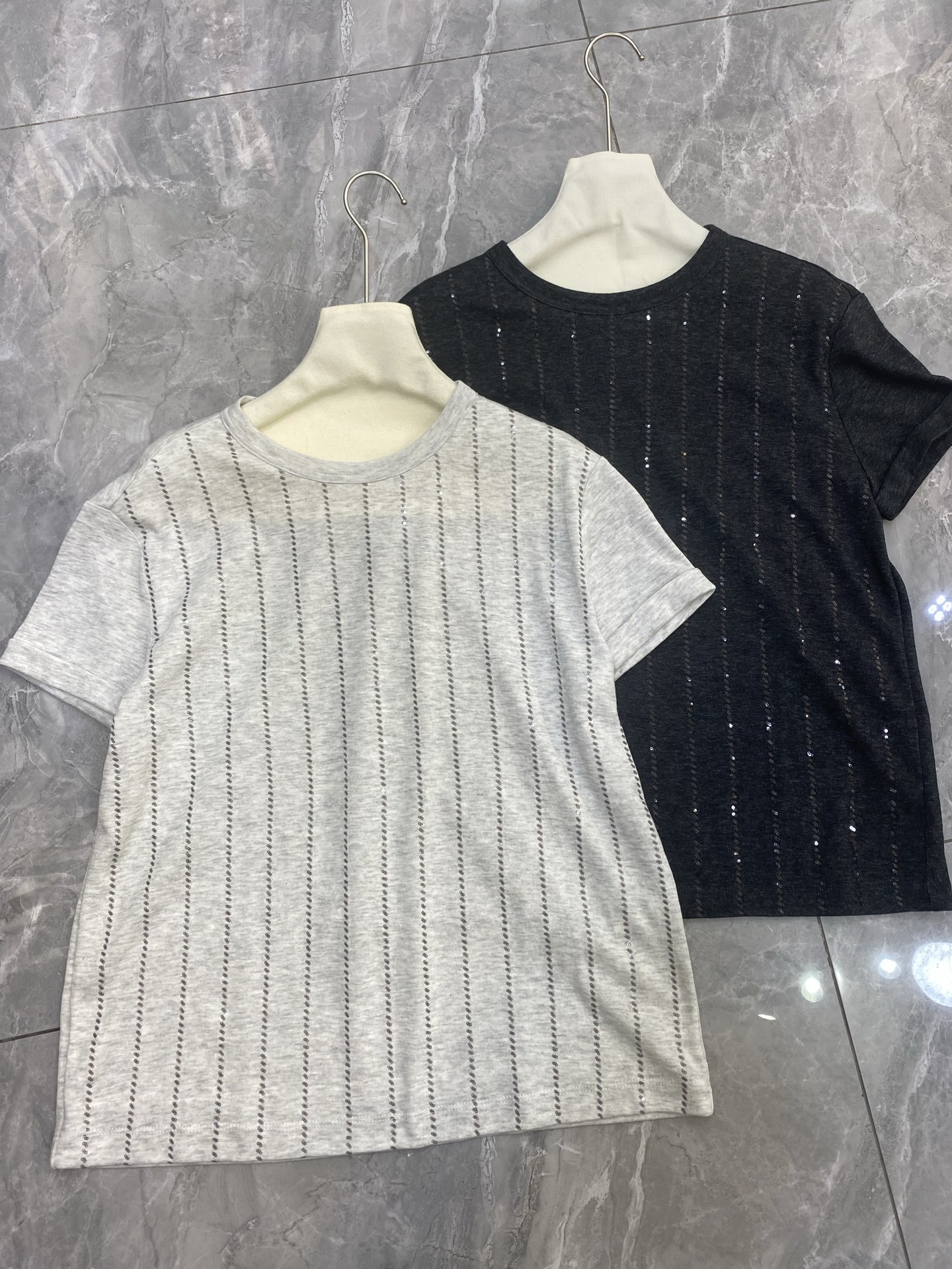 P713 Original Female Suit with B-C-Linked Shirt: Scrubber, Cotton, Silk, Salsa Blend - 图片 1