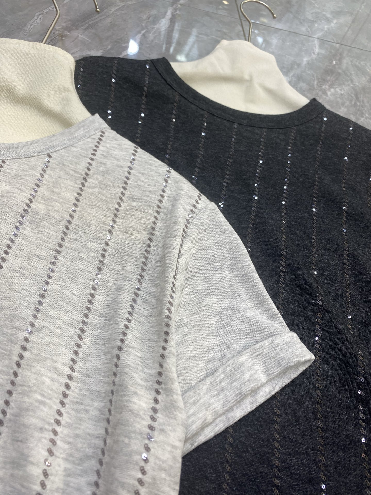 P713 Original Female Suit with B-C-Linked Shirt: Scrubber, Cotton, Silk, Salsa Blend - 图片 5