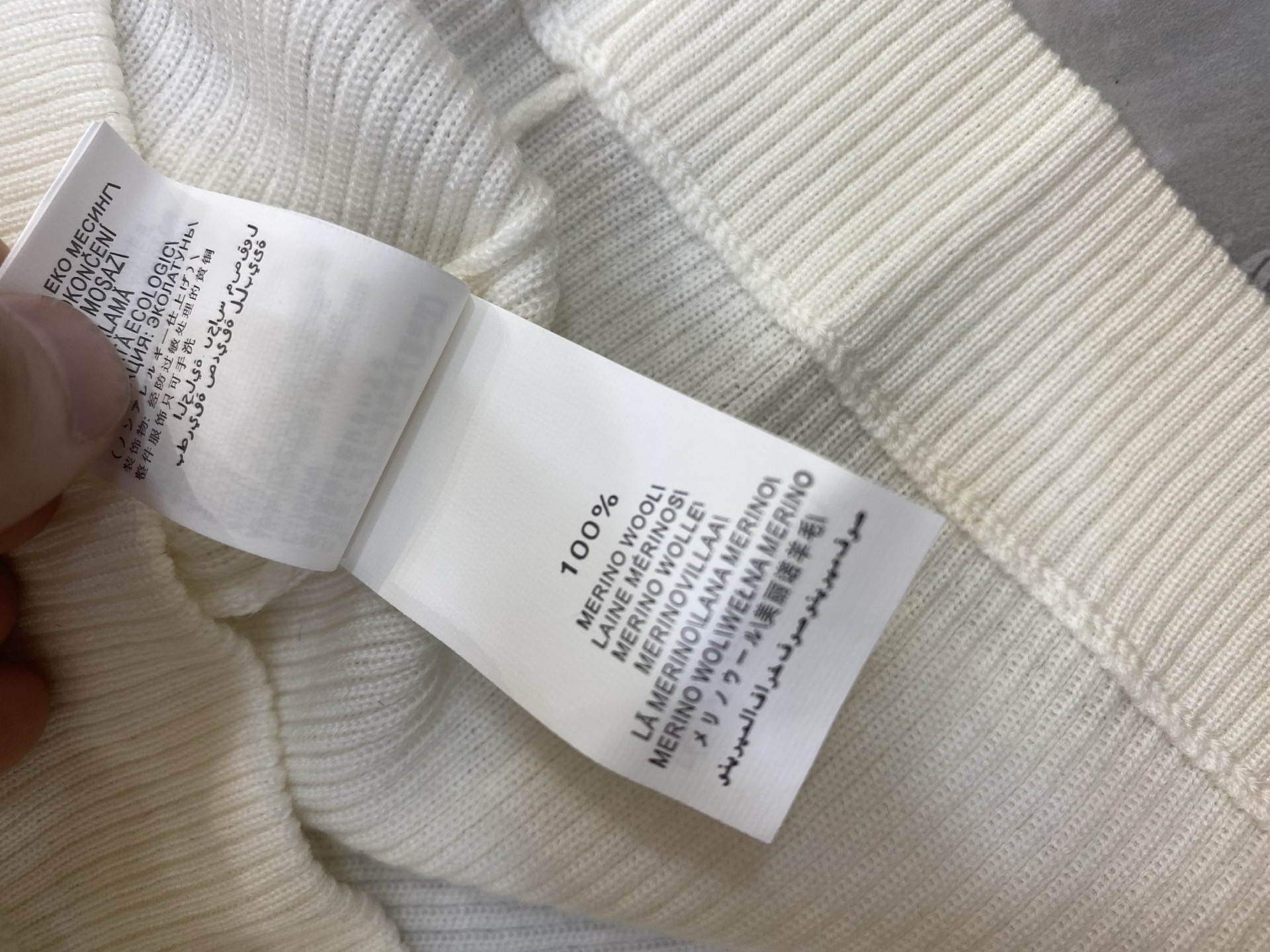 Stylish P667 Dress: 100% Wool with B.C. Autumn Shirt in White Almond Black - 图片 7