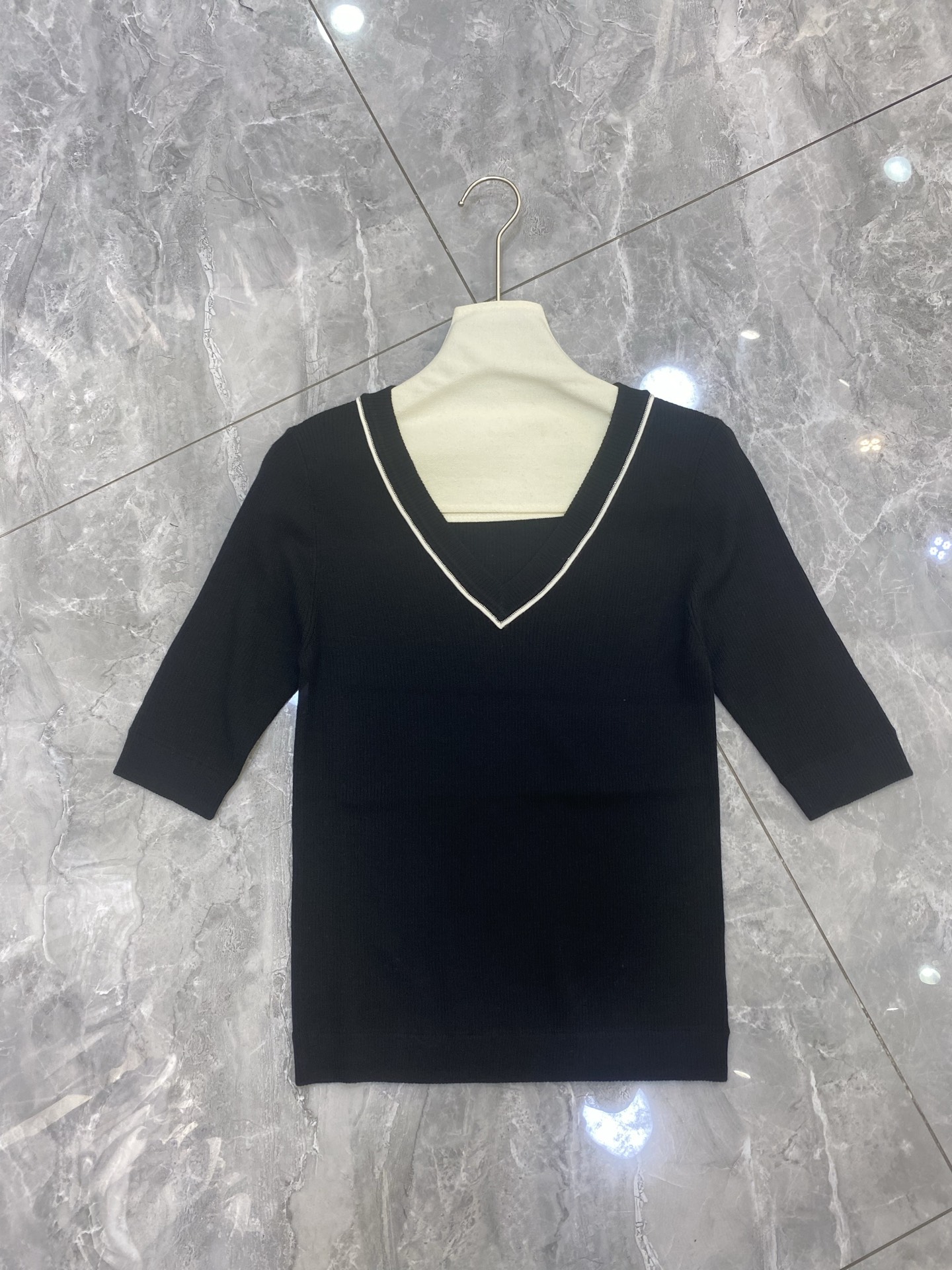 Stylish P667 Dress: 100% Wool with B.C. Autumn Shirt in White Almond Black - 图片 3