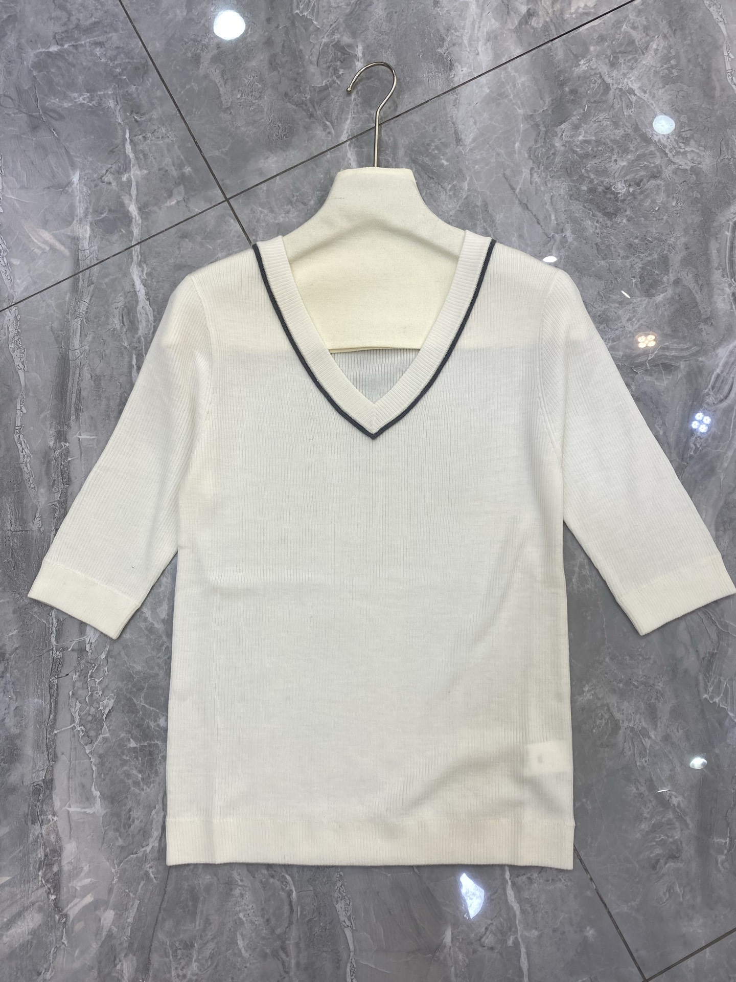 Stylish P667 Dress: 100% Wool with B.C. Autumn Shirt in White Almond Black - 图片 4