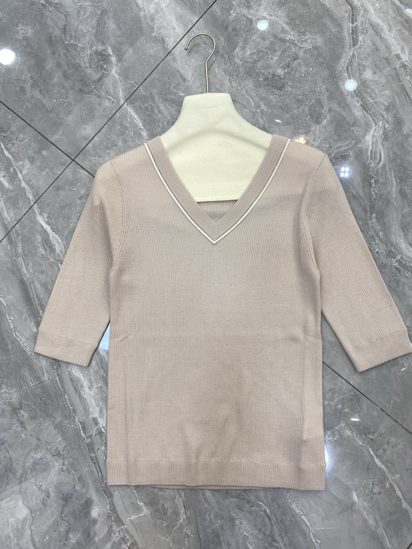 Stylish P667 Dress: 100% Wool with B.C. Autumn Shirt in White Almond Black - 图片 5