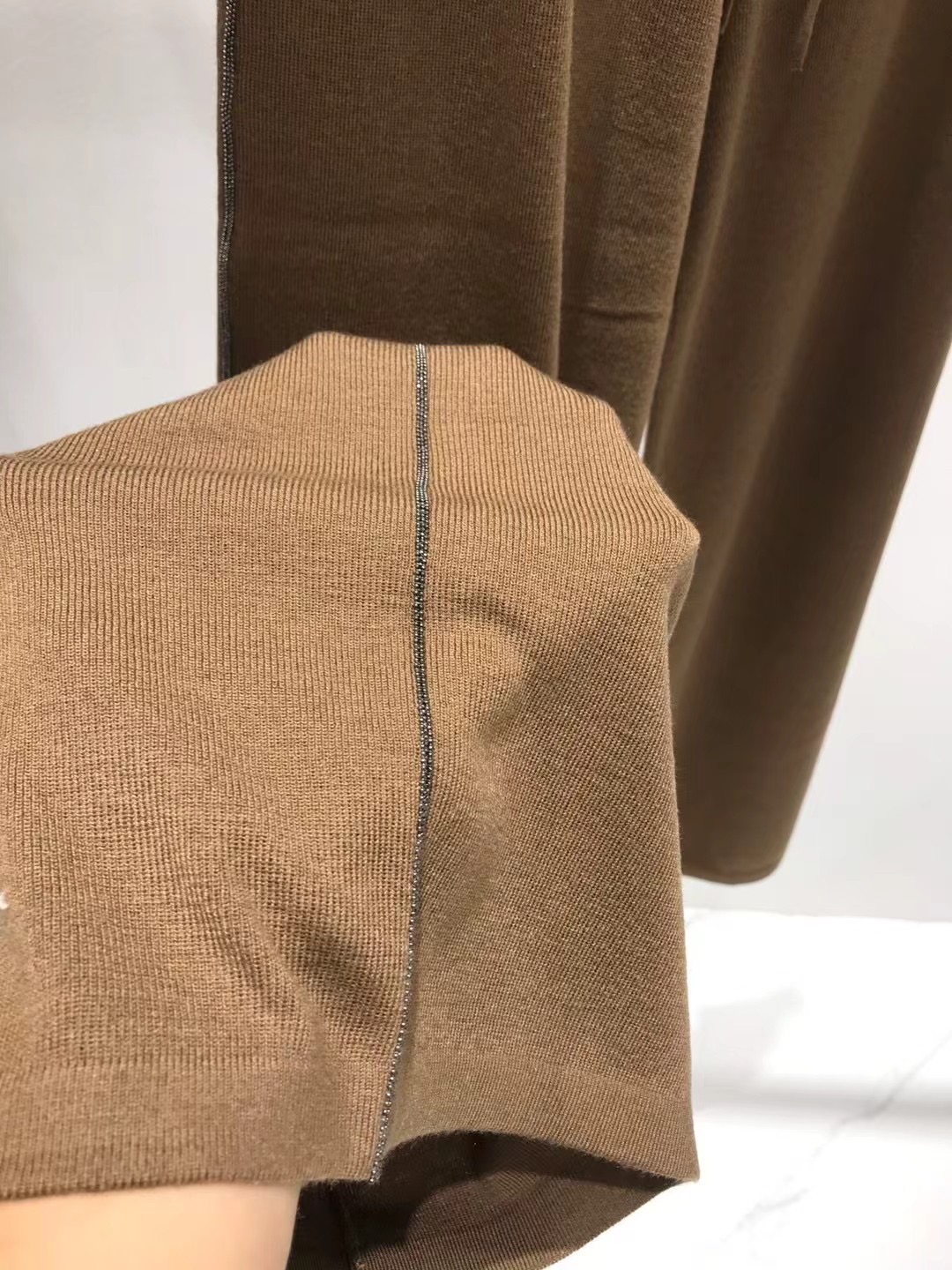 “Versatile P1219 Female Wool Hat Suit with BC, 70% Wool, Grey & White” - 图片 8