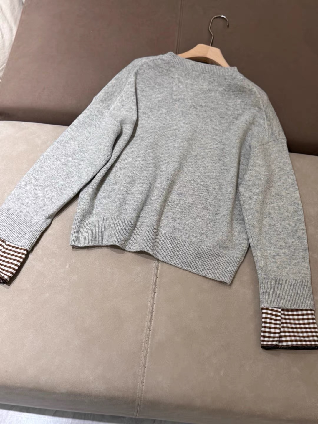 Fashionable One-Size-Fits-All Female Suit with Unique Jigsaw Sleeves – P989 Wool Blend Suit - 图片 2