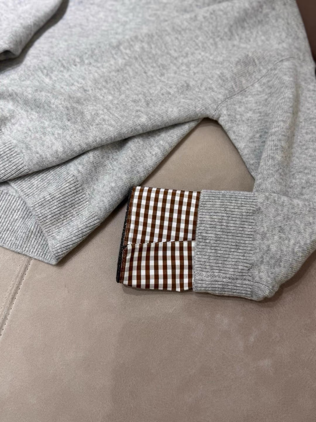 Fashionable One-Size-Fits-All Female Suit with Unique Jigsaw Sleeves – P989 Wool Blend Suit - 图片 4