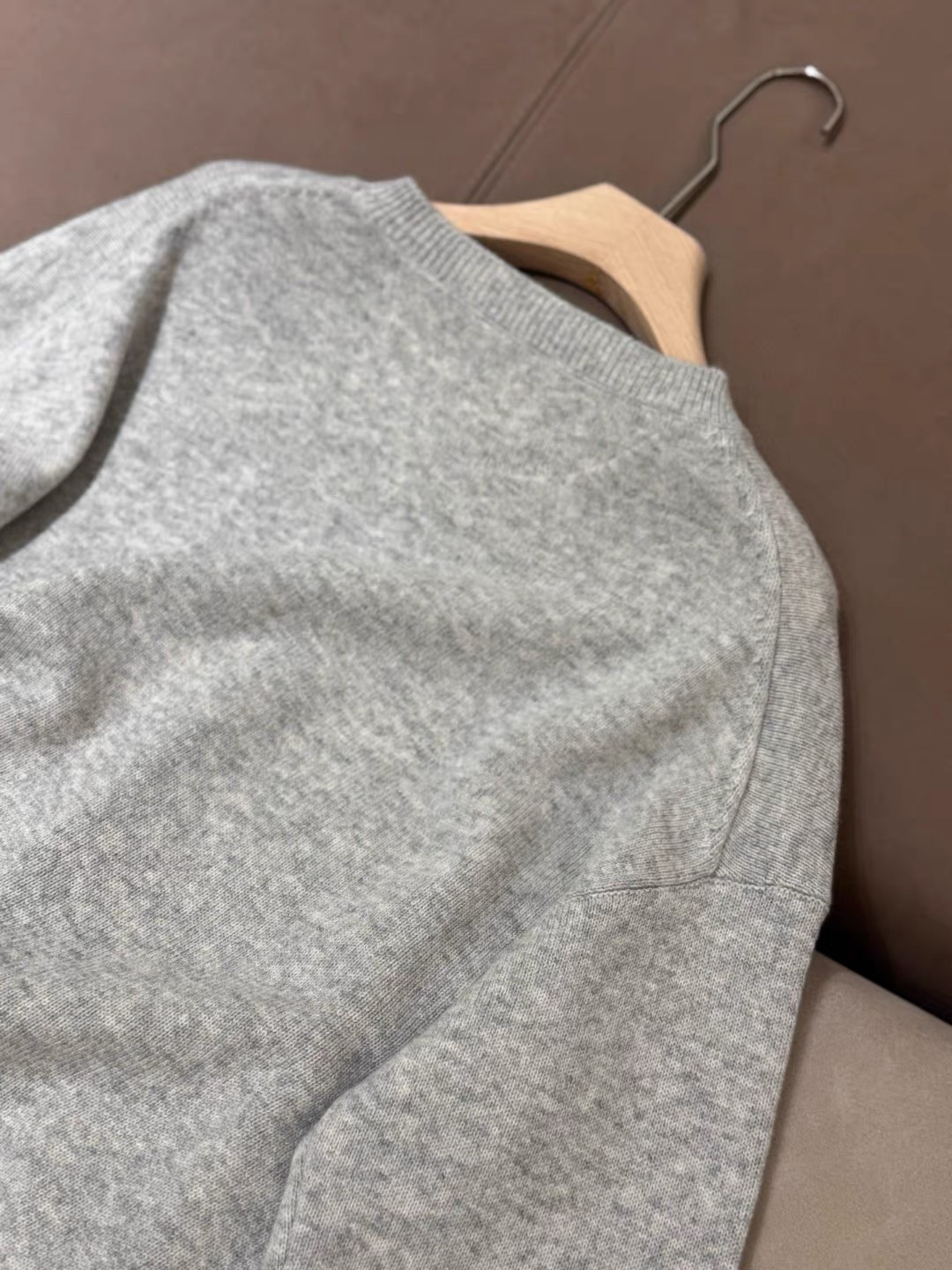 Fashionable One-Size-Fits-All Female Suit with Unique Jigsaw Sleeves – P989 Wool Blend Suit - 图片 5