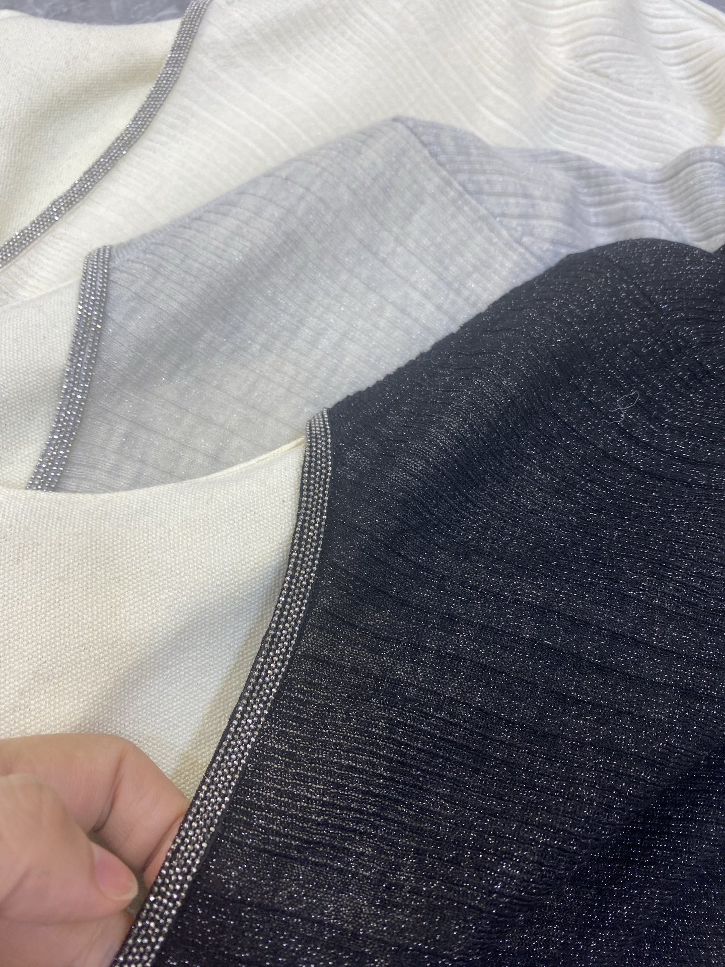 “P851 Original Hardcore Female Suit in Wool Blend with Super-Sweet Design” - 图片 5