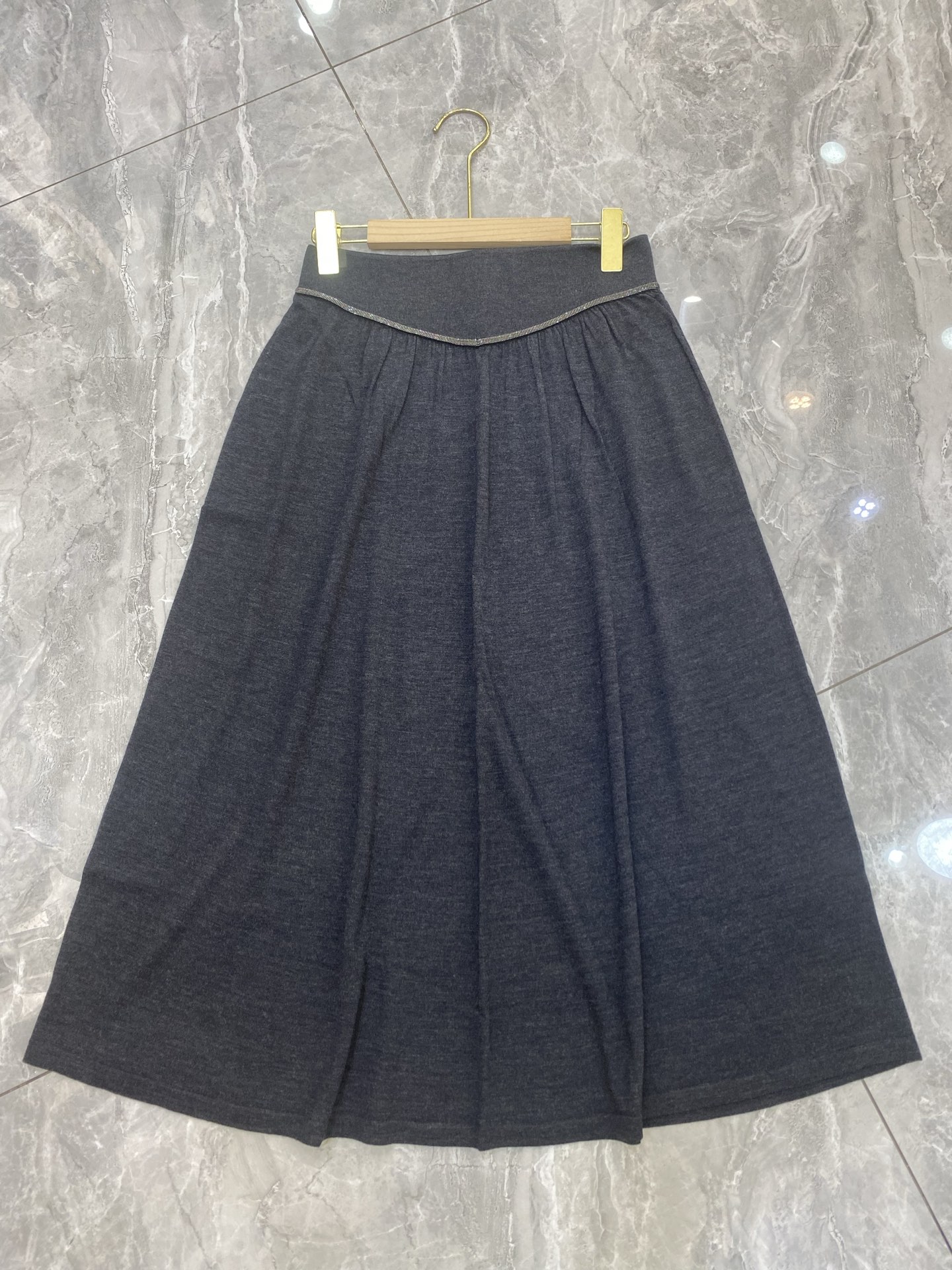 Stylish P874 Wool Dress in White, Pink, Black – Blouse-Packed and Breathable - 图片 4