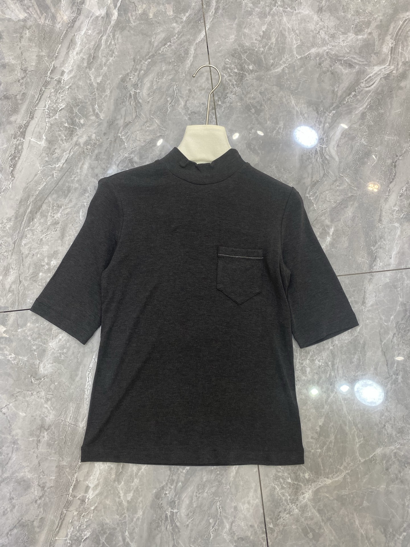 “Versatile P587 Dress: Silk Blend with Semi-High-Collar Shirt, Almond Dark Grey” - 图片 3