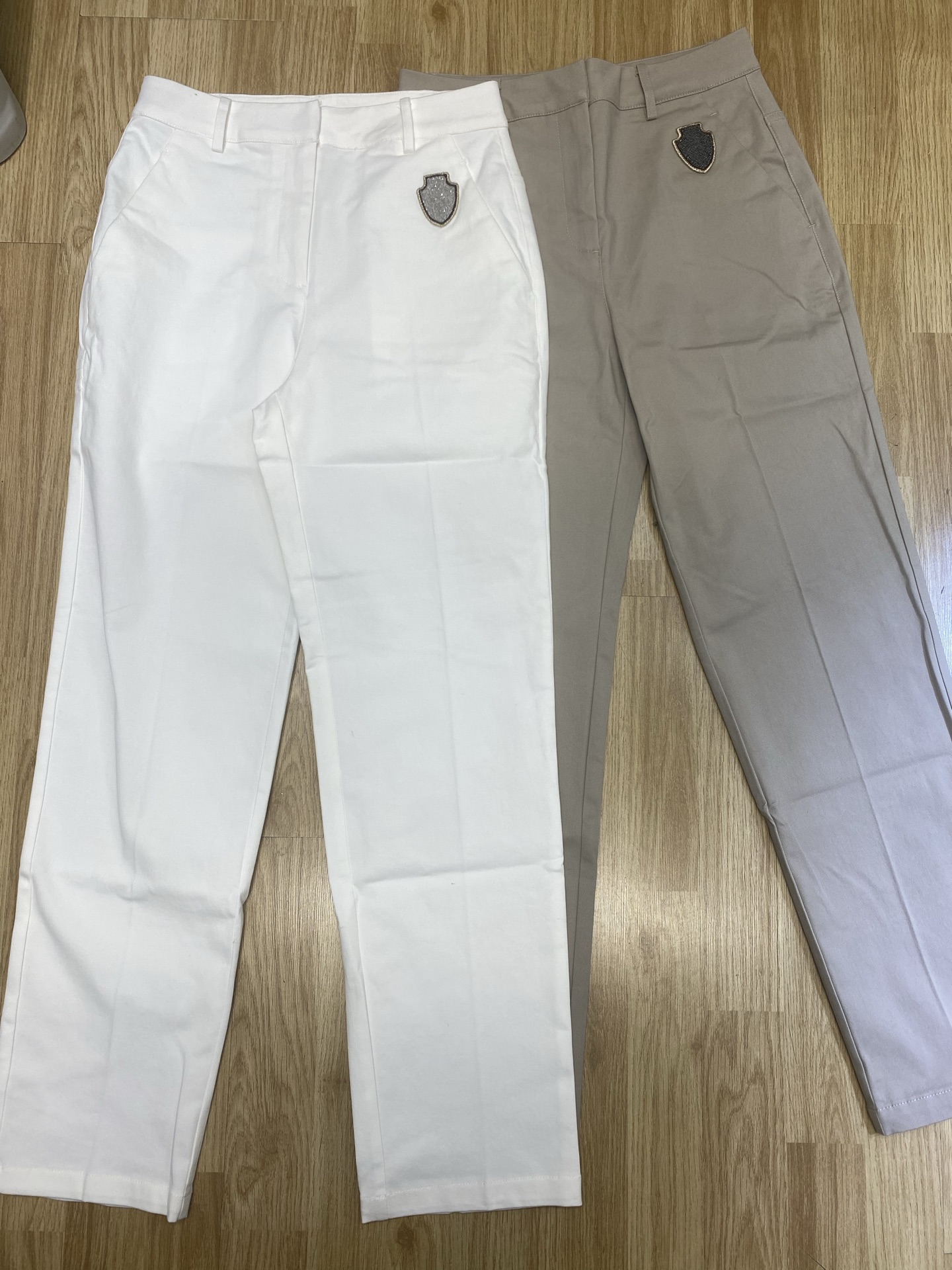 “Original Hardcore Female Suit with BC Golf Small-Legged Pencil Pants in White Curry, 97% Cotton”