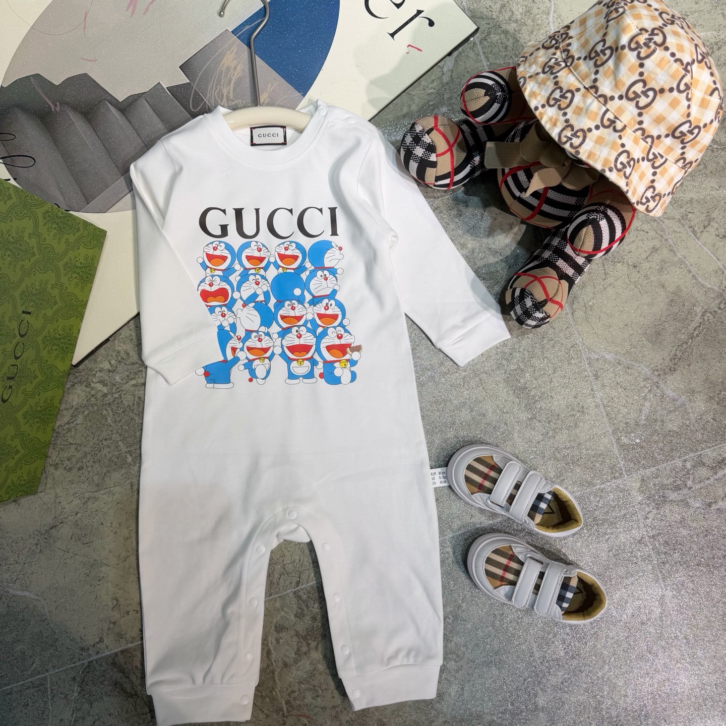 Body de manga larga para bebé GU Blue Fat @99.9 venta rápida. Tela personalizada, suave y cómoda, diferente de los prod…