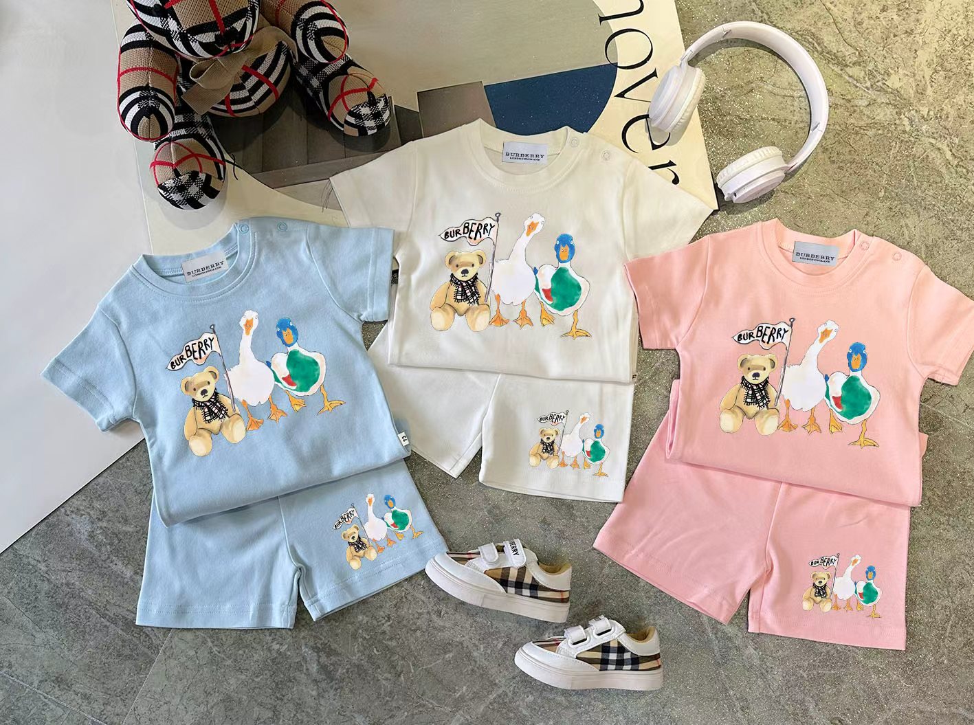 Conjunto de verano B @105 para venta rápida, múltiples estilos y colores, tela personalizada, suave y cómoda, muy cómod…