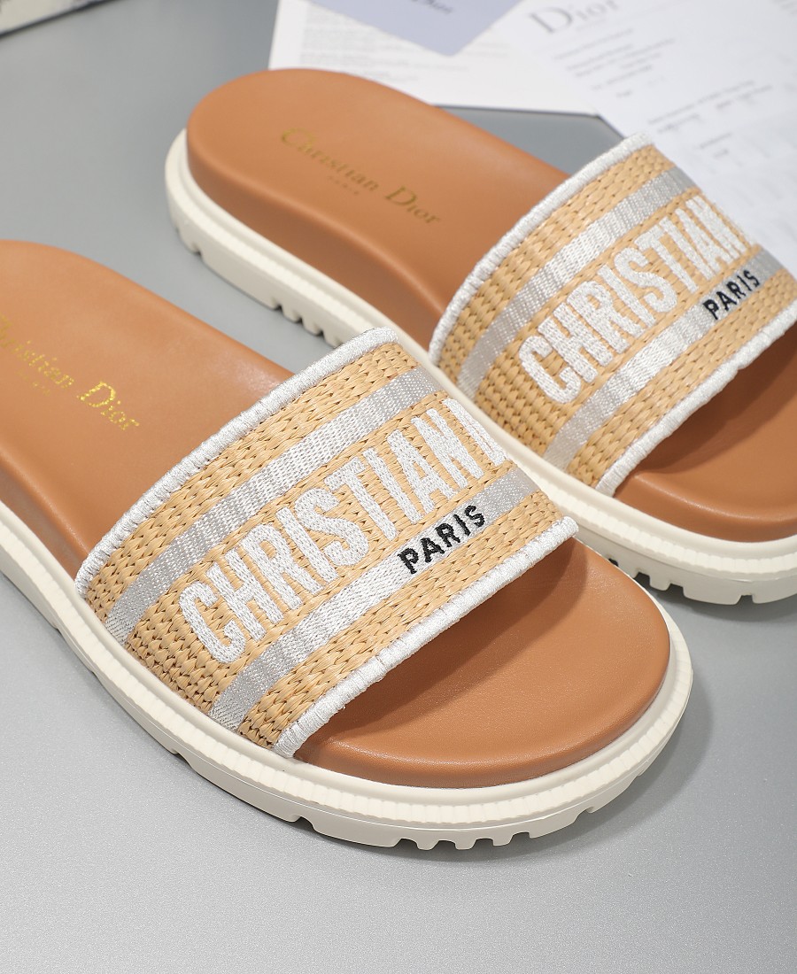 NO:416934,Dior flat-soled flip-flops, straw sugar upper electric embroidery knitting, embroidered letters, inner foot pad sheepskin. TPU outsole, size 35-42, slippers, dior, dior, slippers, sheepskin19860909Dior迪奥平底一字拖鞋,草糖鞋面电绣编织,刺绣字母,内里垫脚羊皮.TPU大底,码数35-42,拖鞋,dior,dior,slippers,sheepskin,Women's Shoes