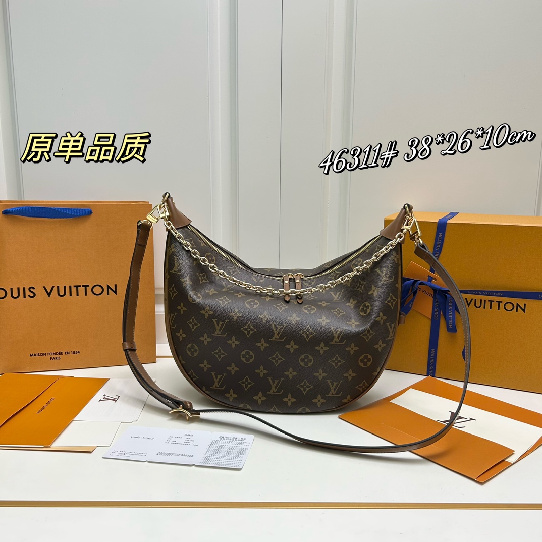 NO:181224,Extra-grade original leather catwalk model #M46311 Size 38*26*10cm catwalk model big bowl bean bag is so fashionable. It is outlined by the half-moon curve. I fell in love with it from the first sight of the show. The bag is lazy and fashionable, sweet or salty, presbyopic color combination, classic and highlights, two shoulder straps, metal chains can be used as retro underarm bags, leather shoulder straps can be cross-body or shoulder, with various back-style concave shapes, with a high capacity, and a mother-child bag design, which is also fashionable and practical as a mother-child bag. The so-called champion with good looks and practicality is it!  , genuine LV, louis vuitton19860909特级 原厂皮 走秀款 #M46311 尺寸38*26*10cm 走秀款大碗豆包 实在太有时髦感了, 以半月形弧度为轮廓,从秀场第一眼就爱上了, 包型慵懒又时髦,可甜可盐, 老花拼色,经典又有亮点,两条肩带设计, 金属链条可当复古的腋下包使用, 皮肩带可斜挎可单肩,多种背法凹造型, 容纳量杠杠的,子母袋设计,用来当妈咪袋也是又时髦又实用,所谓的颜值担当并具备实用性的冠军,非它莫属！,正品级LV,louis vuitton,Bag