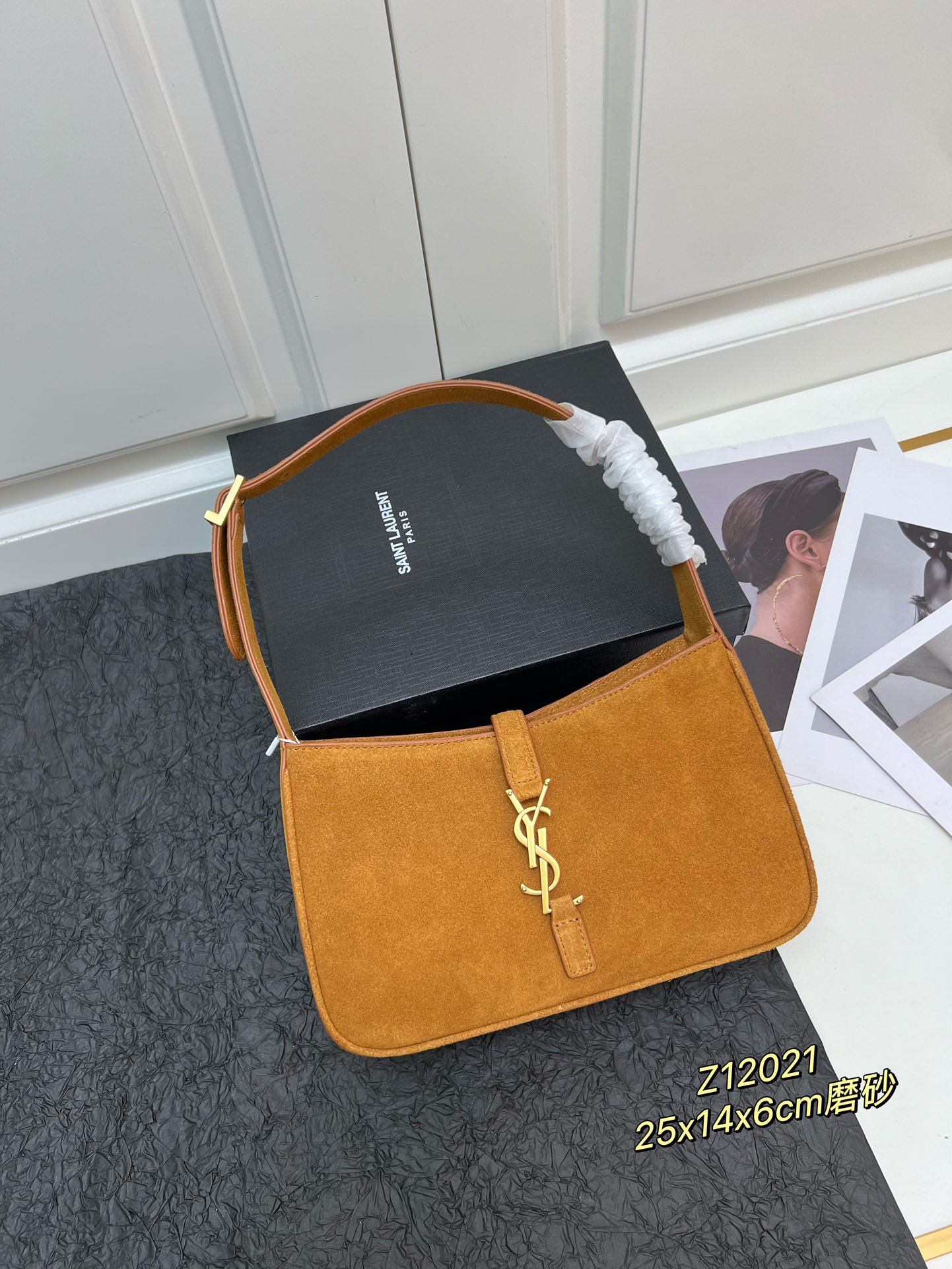 Yves Saint Laurent Luxury
 Crossbody & Shoulder Bags Best Luxury Replica
 Frosted Spring/Summer Collection Underarm Z12021