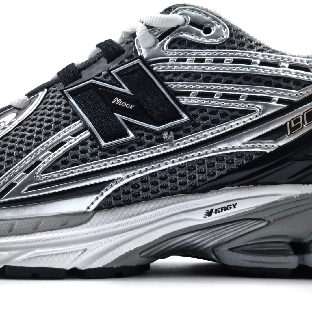 P220New Balance M1906系列 复古单品宝藏老爹鞋款 U1906RCG