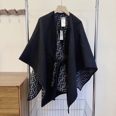 便宜版本便宜版本P腰带款 代工厂出品,斗篷,这是一款双面重工超级保暖的大披肩+衣服+毯子多功能⚠️❗️这款斗篷披毯背部饰 便宜版本便宜版本P腰带款 代工厂出品,斗篷,这是一款双面重工超级保暖的大披肩+衣服+毯子多功能⚠️❗️这款斗篷披毯背部饰