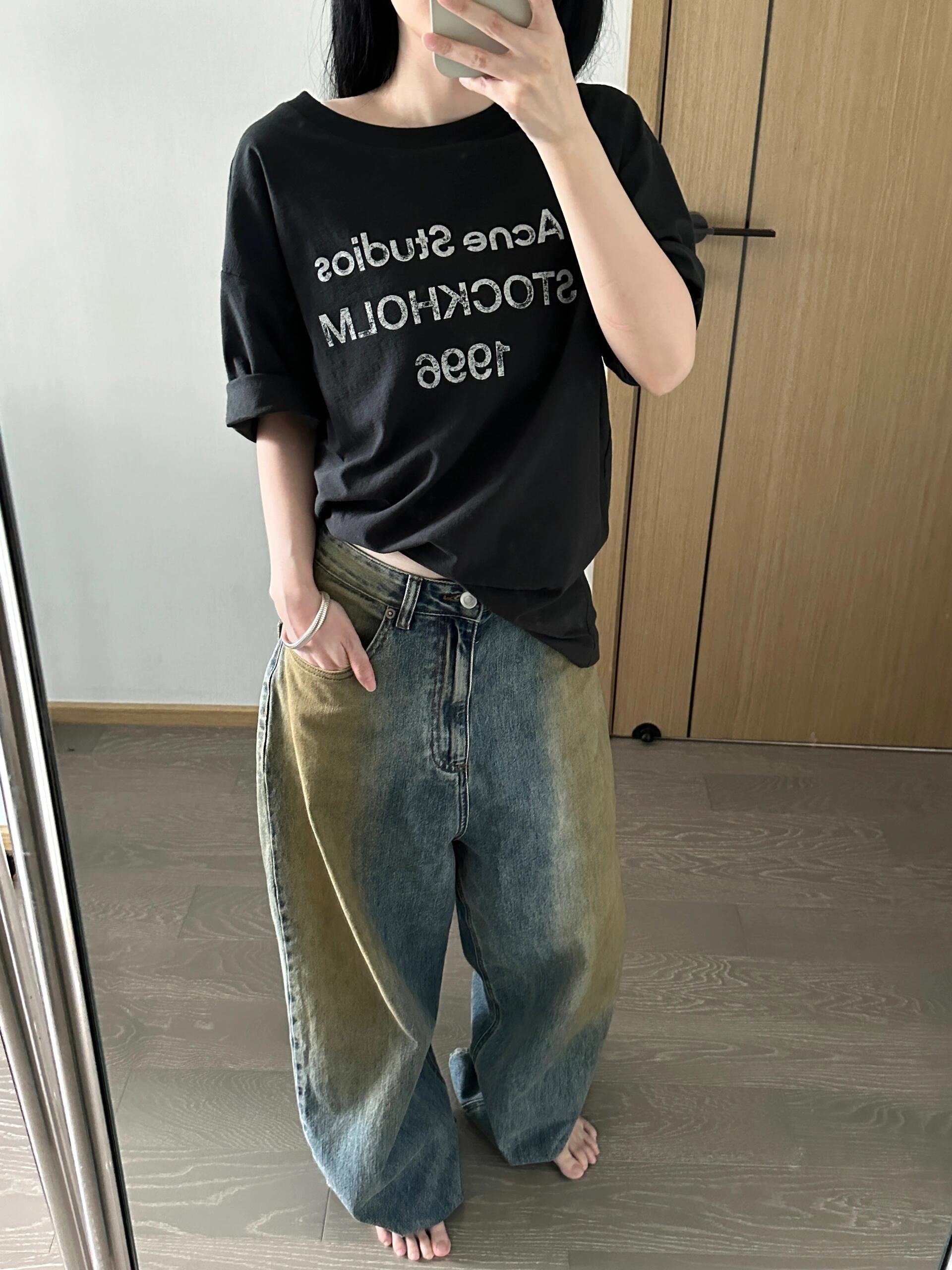 50210A，这种做旧感tee有种说不出的调调，随便搭配个短裤就可以很潮了~ 可盐可甜，有型时髦不费力