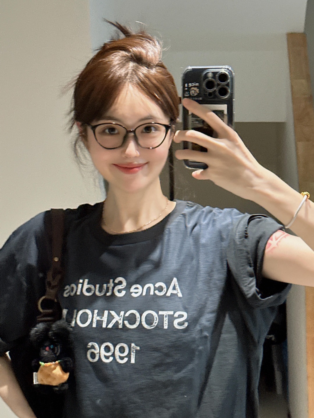 50210A，这种做旧感tee有种说不出的调调，随便搭配个短裤就可以很潮了~ 可盐可甜，有型时髦不费力