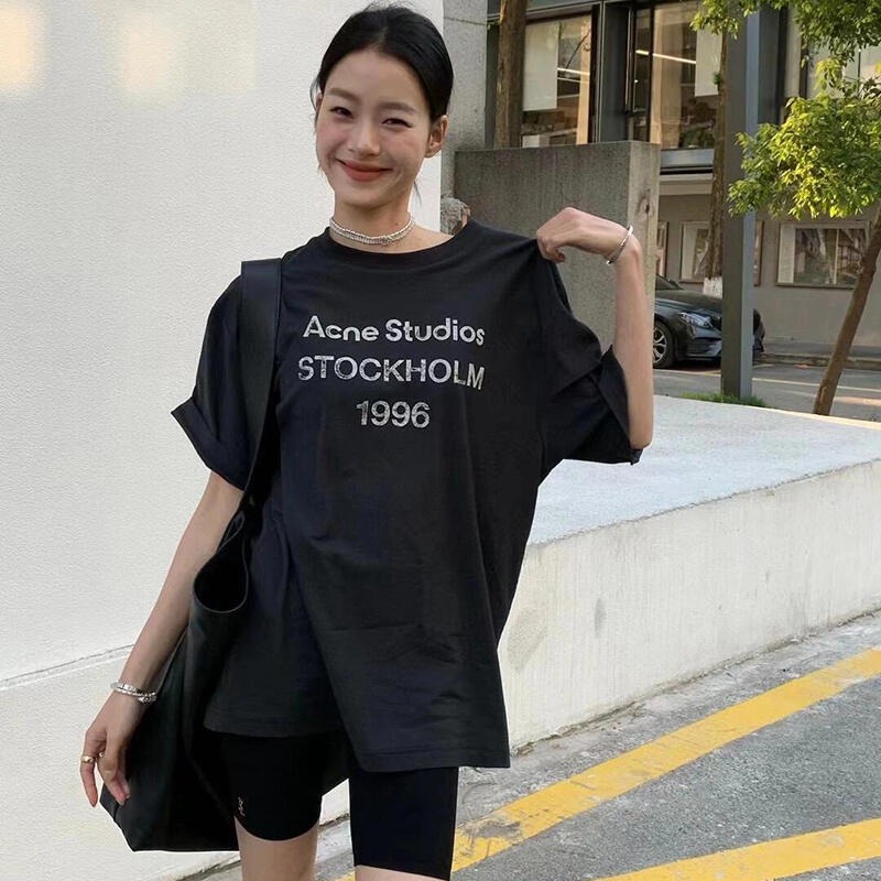 50210A，灰色就是我的舒适区！洗褪后的感觉不会像纯黑那样古板，更有看点，真的一辈子穿不腻