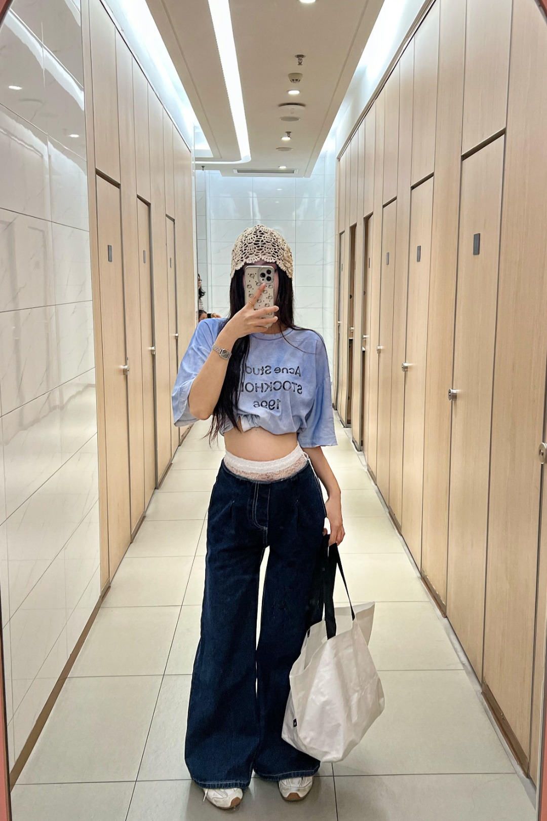50210A，谁能拒绝治愈度满分的淡蓝色tee   一键开启元气少女的多巴胺夏日！成衣后喷色出深浅不一的混色感真的好看！妥妥的盐系少年