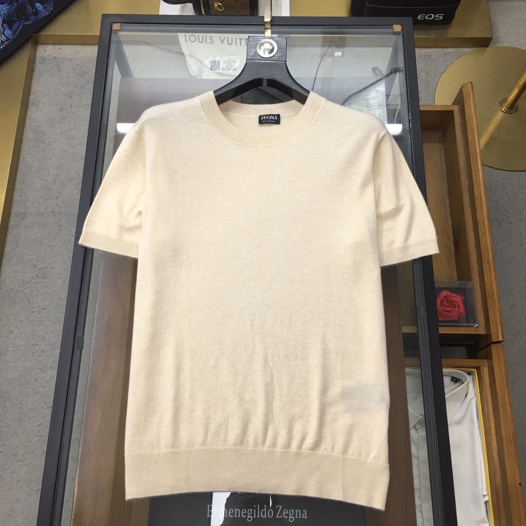 🆕专柜新品🌹🔥《杰尼亚》S-XL(报身高体重)💕
2025春夏新品短袖针织衫，官网同步发售，意大利进口混