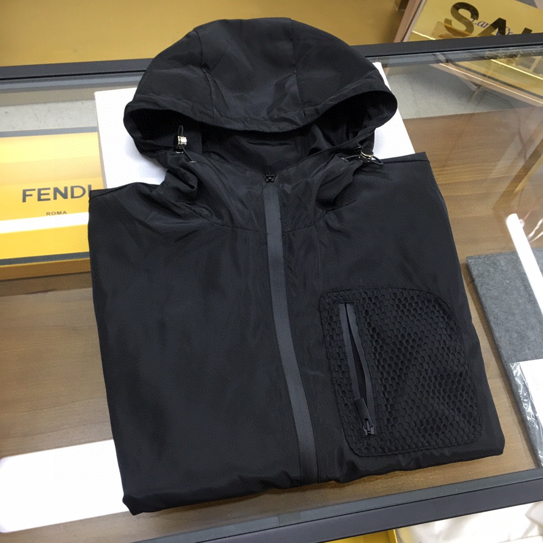 NO:122964,Explosive jacket [Fen D] 1949ss autumn and winter new brand trendy sports and casual windbreaker jacket Original custom woven mesh fabric Comfortable windproof and warm, quick-drying fabric, hollow mesh patchwork pressed monster logo design Create a fashionable and atmospheric visual sense, versatile style Sunshine and handsome Low-key luxury Full score on the upper body Monochrome sale Number of code M-3XL. [Please report height and weight by order],,jackets & coats,jackets & coats,alexander wang19860909爆款夹克【芬D】 1949ss秋冬新款 品牌潮流运动休闲风衣外套 原版定制梭织网布面料 舒适防风保暖,速干面料,衣身镂空网布拼接压胶怪兽logo设计 营造时尚大气的视觉感官,百搭款式 阳光帅气 低调奢华 上身满分 单色发售 码数M-3XL.【下单请报身高体重】,,jackets & coats,jackets & coats,alexander wang,Men's clothing