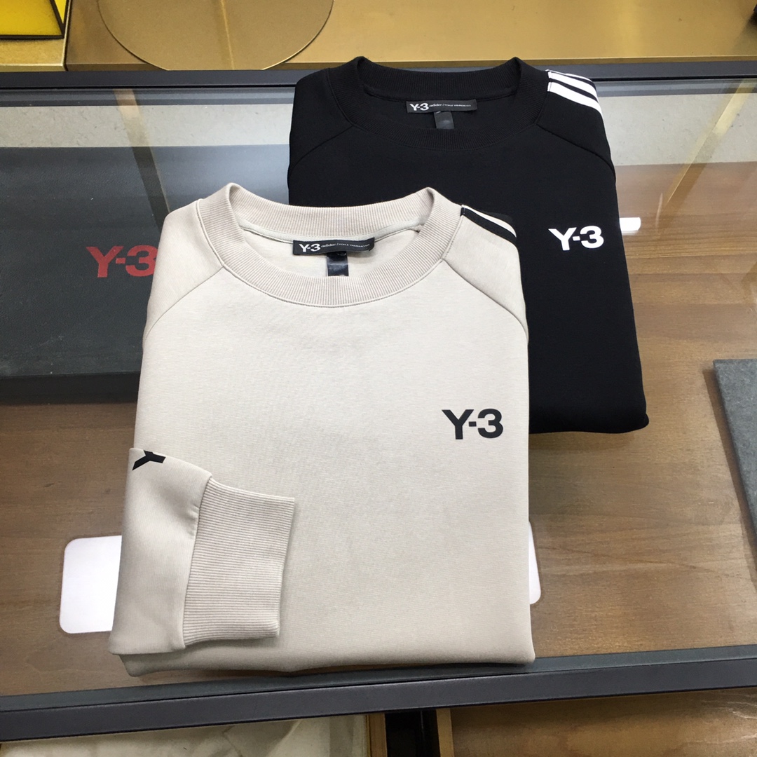 NO:516076,New product 'Y-3' Autumn and Winter/AW Y*3 Classic three-bar pressed logo sweatshirt among classics. The counter is synchronized, professional customization of original seven-weed double-sided fabrics, distinguishing the wrinkle of wool sweatshirt fabrics, front and cuffs 3M silicone LOGO, classic three-bar contrasting strip decoration on the left arm, emphasizing style, popular apricot color, black M-3XL..., hoodie, sweatshirts, alexander wang19860909新品 《Y-3》 秋冬/AW Y*3 家经典中的经典三条杠压条logo卫衣 专柜同步,专业定制原版级七明治双面面料,区别毛圈卫衣面料掉毛烦恼,前幅与袖口3M硅胶LOGO,左侧臂经典的三条撞色压条装饰,强调风格 爆款爆 杏色,黑色M-3XL..,,hoodie,sweatshirts,alexander wang,Men's clothing