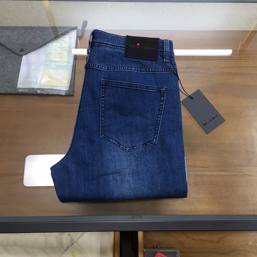P696 Kiton.25 Men’s Jeans: Sophisticated Production, Classic Style for Autumn/Winter - 图片 1