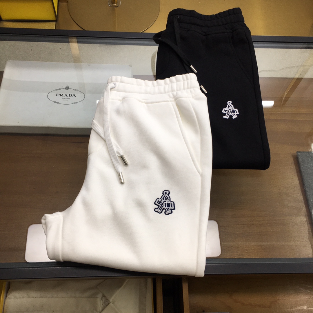 NO:596719,[] New product 'Prad...' 2025 season counter new men's casual pants, advanced custom-made cotton fabric with good warmth retention, high elasticity and comfort, impeccable details, top-grade accessories, original logo design concept, delicate and soft feel!  The upper body fit is awesome!  Size M-XXXL Please state your height and weight when ordering, prada, alexander wang19860909[] 新品 《Prad...》 2025季专柜新款男士休闲裤,高级定制精棉面料保暖性好 弹力舒适度极高,细节无可挑剔,顶级辅料配备,原版logo设计理念,手感细腻柔软！上身版型超赞！尺码M-XXXL下单报身高体重,,prada,alexander wang,Men's clothing