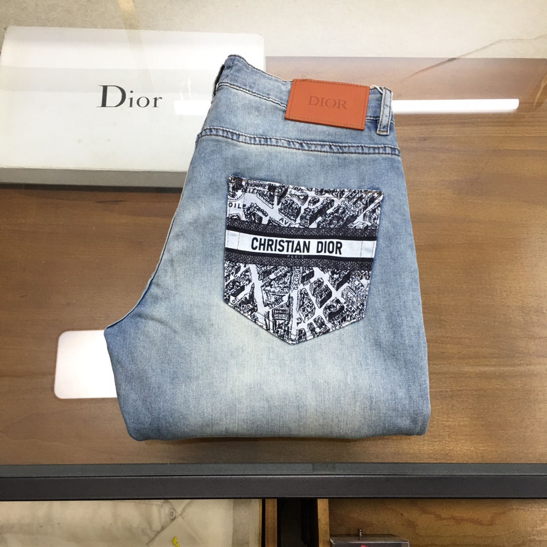 NO:154431,New product [Dio..r] New# - New spring and summer style, original original cloth and original washing water for men's jeans!  Imported original wash elastic fabrics, complex handicrafts superimposed, any wash process will become a completely different color effect after a few more seconds, so it is more precious, especially long-lasting and odor-resistant... Use the best tannin elastic texture, genuine leather leather cards, high-quality metal accessories... to create a unique and original jeans style!  Classic logo embossing technology, original hardware and accessories, super positive style, comfortable and breathable, extremely high grade, counter quality, and handsome upper body. Number of codes 29-38 (35 37).,,dior,jeans,alexander wang19860909新品【Dio..r】 New# -春夏新款,男士牛仔裤原厂原布原洗水！进口原版水洗弹力面料,复杂的手工艺叠加,任何一个洗水环节多停留几秒都会变成完全不一样的颜色效果,所以越加珍贵,特别持久、耐味…… 选用上乘的丹宁弹力质感,真皮皮牌、高定的金属辅料……打造出独特及原创的牛仔裤款型！ 经典logo压花工艺,原版五金辅料,版型超正,舒适透气,档次极高,专柜品质,上身帅气十足. 码数29-38（35 37）.,,dior,jeans,alexander wang,Men's clothing