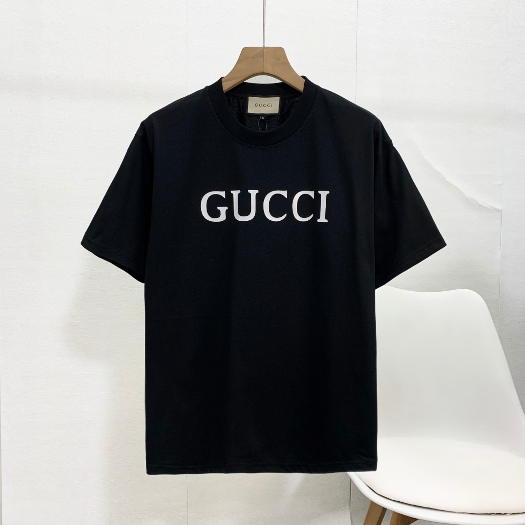 💰80
【高品质】
GUCCI新款 柜子情侣款圆领短袖T恤,柜子同步 上身帅气时尚个性潮流长袖T恤!简单有个性,上身效果巨帅,打底外穿都很好看,颜色搭配也超赞的,特别定制280克双纱 纯棉面料,柔软舒服,天气暖和起来了就可以单穿啦,柜子销量也是很惊人的,因为非常的经典百搭,男女都能穿, 版型休闲宽松,新元素,新感觉,你还在等啥!现货开售!年年都是经典款式,高品质长袖体恤!喜欢的兄弟姐妹们快速入手哦!网红同款!小红书推荐!明星同款!百搭神器.牛逼!特别推荐!回头率超高!
颜色:黑色 深灰 酒红
尺码 / M-2XL
M 衣长68胸围104 肩宽54
m可穿100斤-135斤
L 衣长70 胸围108 肩宽56
L可穿135斤-155斤
XL 衣长72 胸围112肩宽58
XL可穿155斤-185斤
2XL衣长74胸围116 肩宽60
2XL可穿180斤-210斤