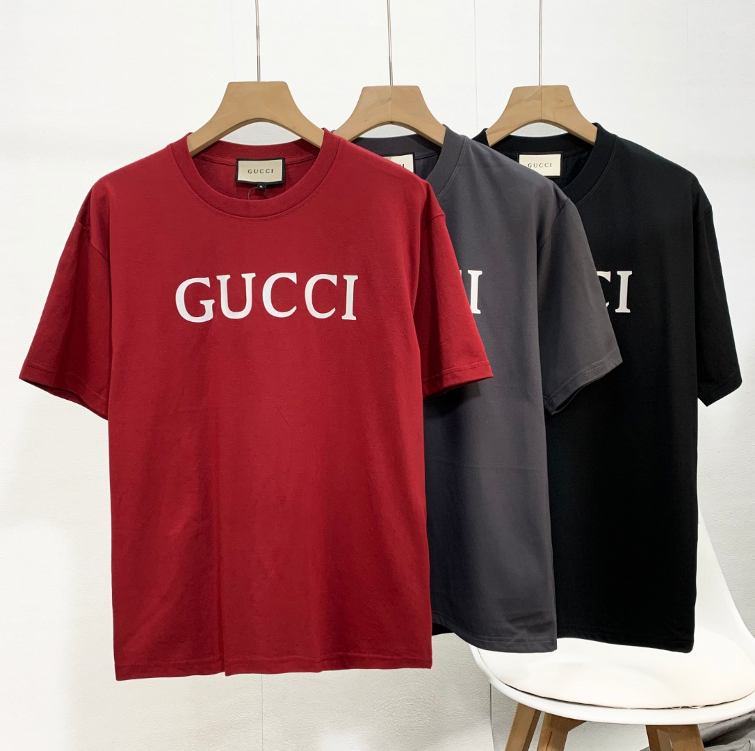 💰80
【高品质】
GUCCI新款 柜子情侣款圆领短袖T恤,柜子同步 上身帅气时尚个性潮流长袖T恤!简单有个性,上身效果巨帅,打底外穿都很好看,颜色搭配也超赞的,特别定制280克双纱 纯棉面料,柔软舒服,天气暖和起来了就可以单穿啦,柜子销量也是很惊人的,因为非常的经典百搭,男女都能穿, 版型休闲宽松,新元素,新感觉,你还在等啥!现货开售!年年都是经典款式,高品质长袖体恤!喜欢的兄弟姐妹们快速入手哦!网红同款!小红书推荐!明星同款!百搭神器.牛逼!特别推荐!回头率超高!
颜色:黑色 深灰 酒红
尺码 / M-2XL
M 衣长68胸围104 肩宽54
m可穿100斤-135斤
L 衣长70 胸围108 肩宽56
L可穿135斤-155斤
XL 衣长72 胸围112肩宽58
XL可穿155斤-185斤
2XL衣长74胸围116 肩宽60
2XL可穿180斤-210斤